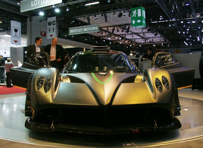 Illustration for article titled 2009 Geneva Motor Show: Day One